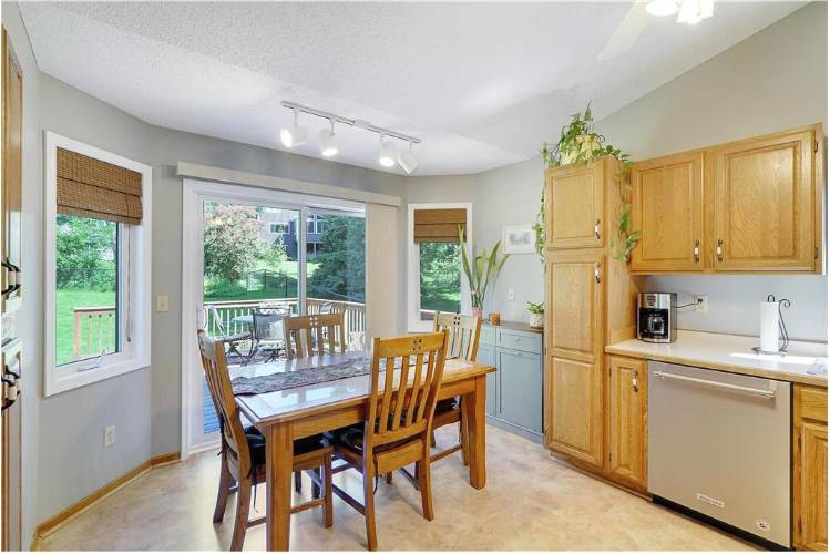 9120 Sierra RD, Woodbury, MN 55125