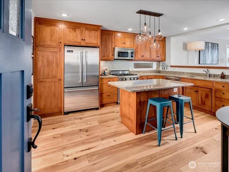 11262 Riviera PL NE, Seattle, WA 98125