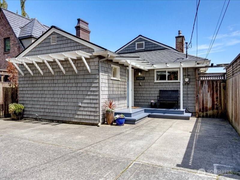 11262 Riviera PL NE, Seattle, WA 98125