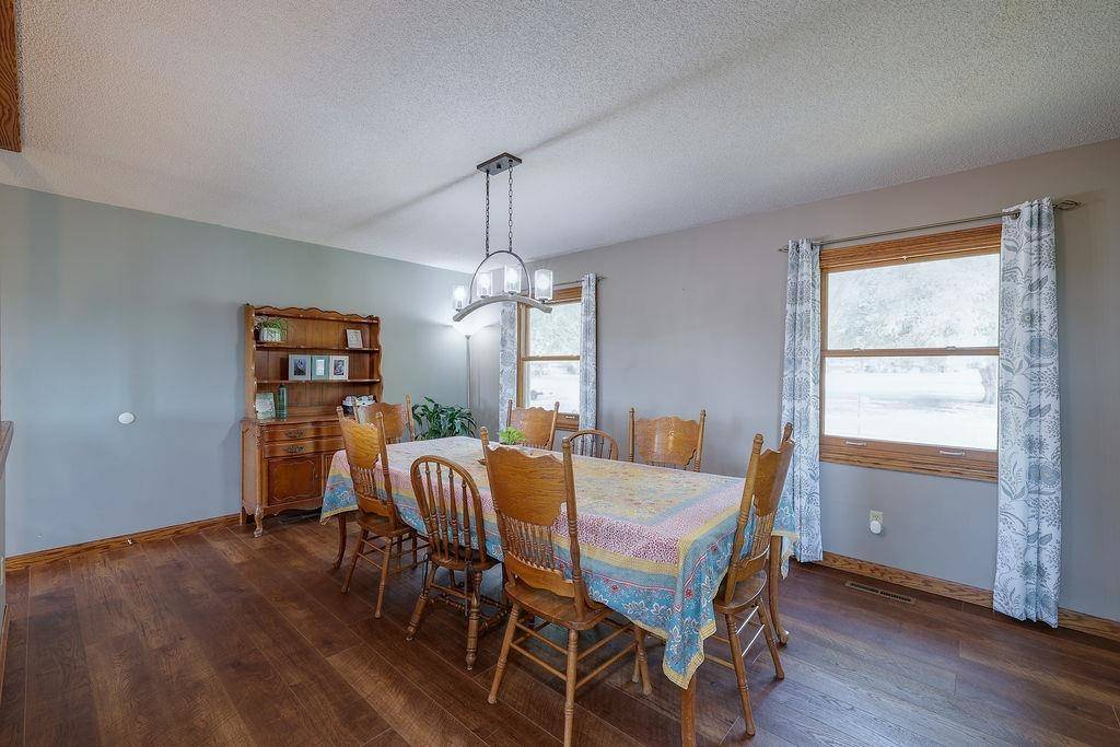 13 Fleetwood, Winfield, KS 67156