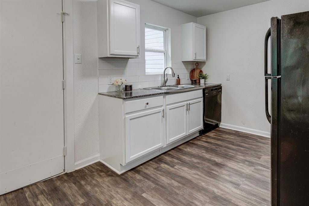 1738 Oak Hill Circle, Dallas, TX 75217