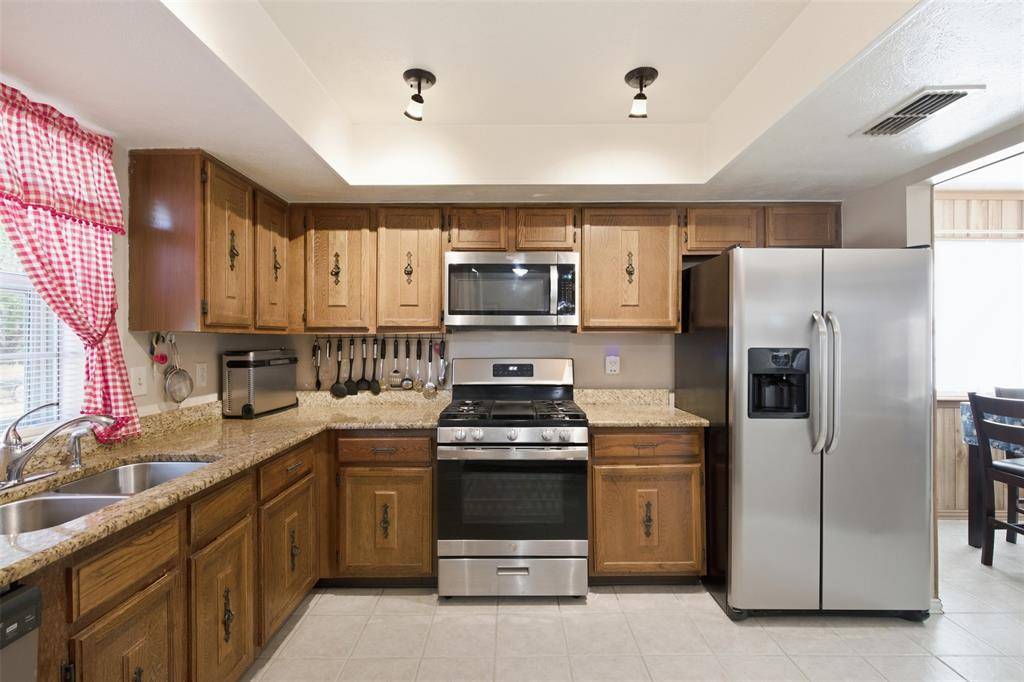 1822 Caldwell Drive, Garland, TX 75041