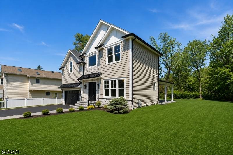 60 W Hobart Gap Rd, Livingston Twp., NJ 07039