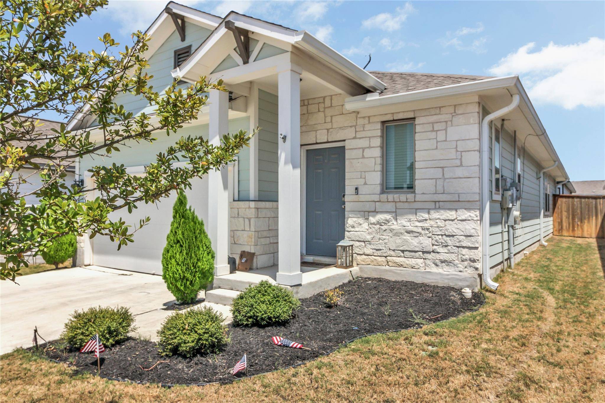 112 Old Stagecoach RD, Jarrell, TX 76537
