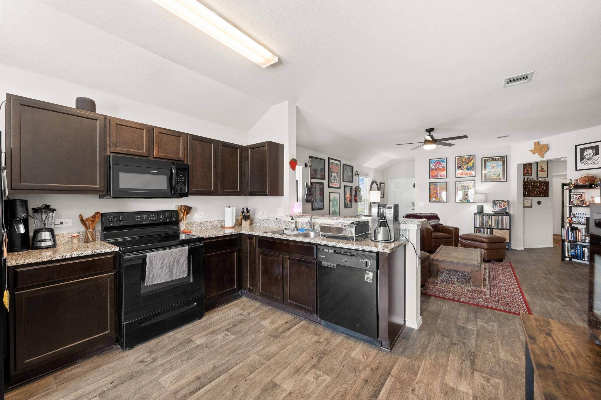 5721 Brampton LN, Austin, TX 78724