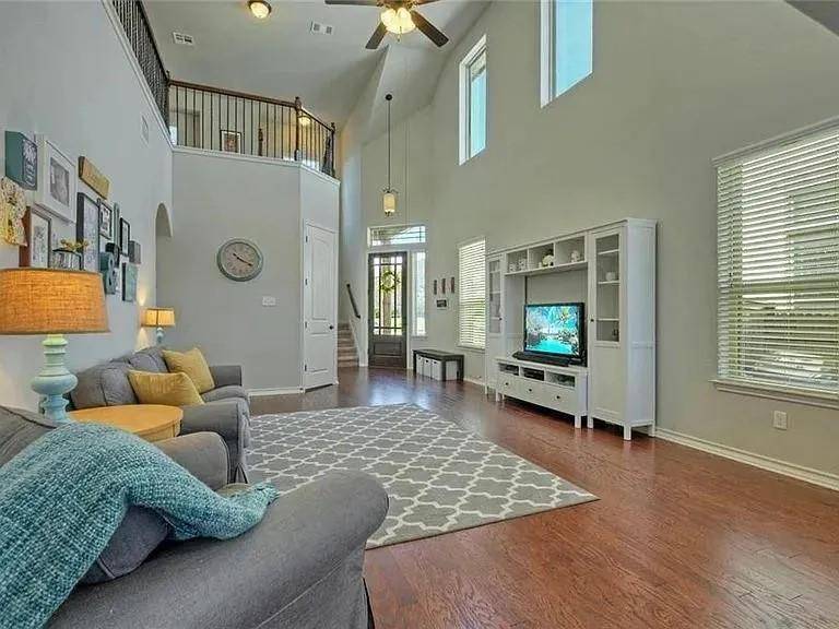 1324 Clearwing CIR, Georgetown, TX 78626
