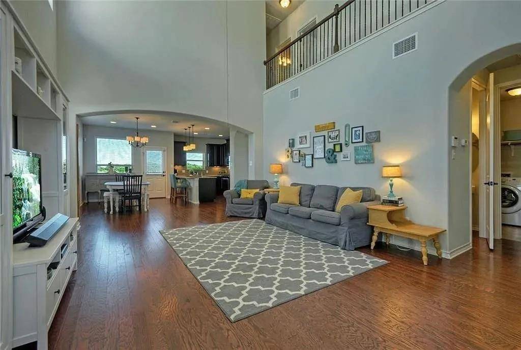 1324 Clearwing CIR, Georgetown, TX 78626