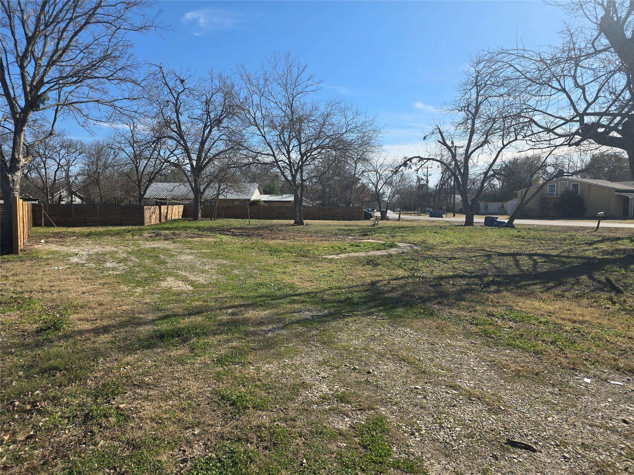 305 Lexington RD, Elgin, TX 78621