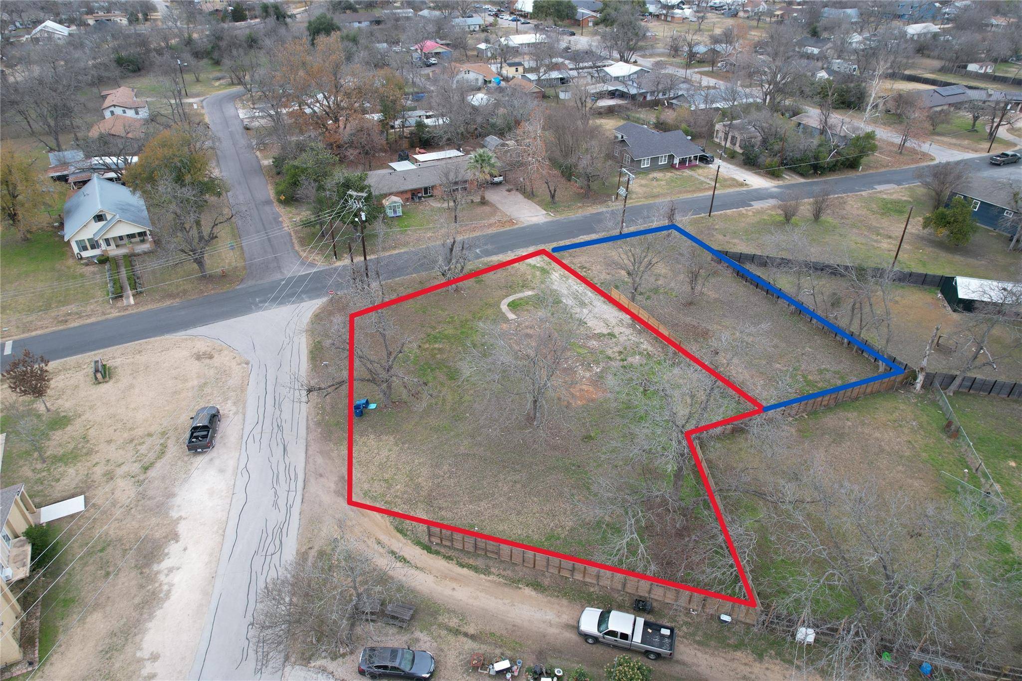 305 Lexington RD, Elgin, TX 78621