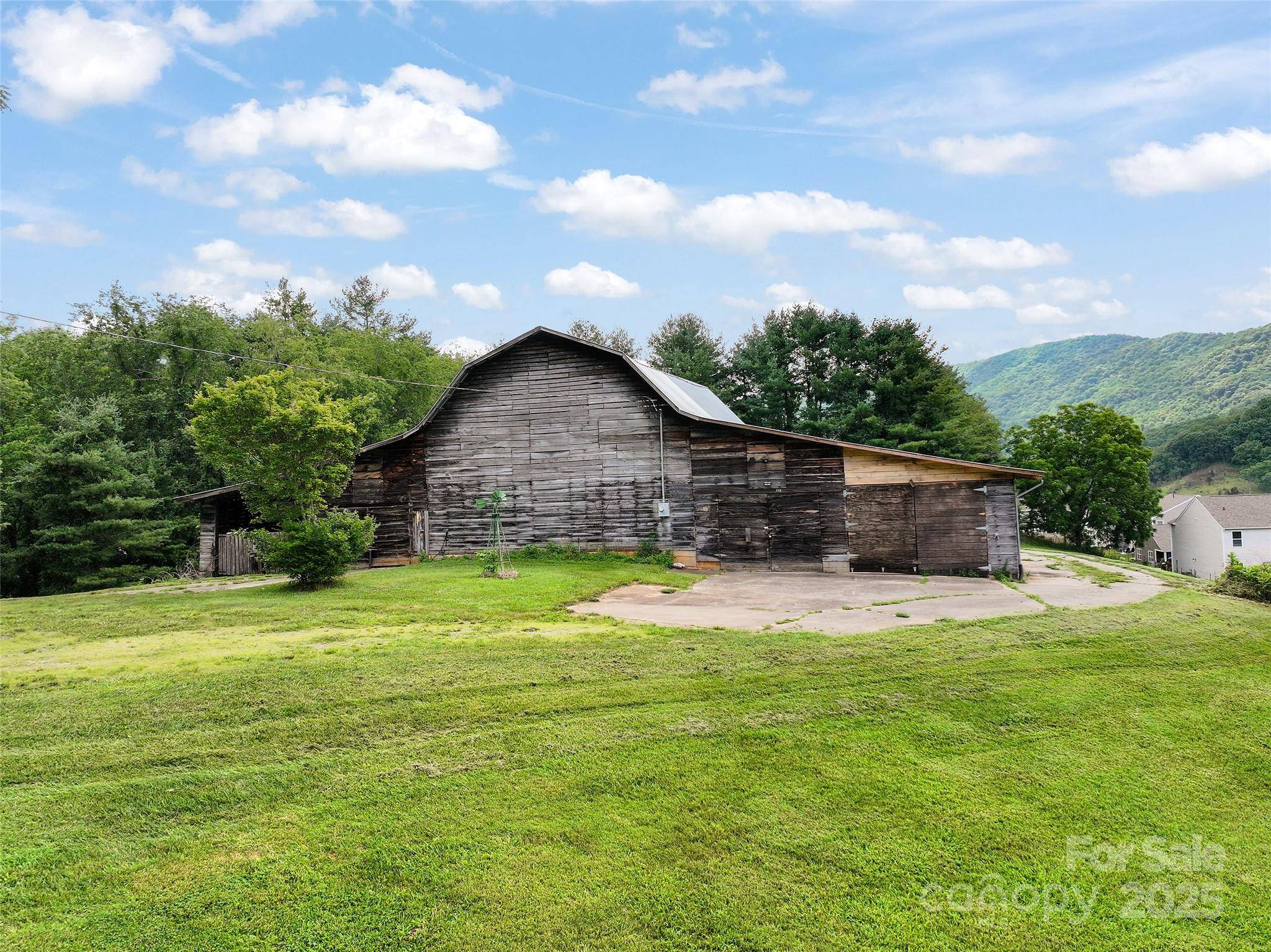 110 Allison Acres DR, Waynesville, NC 28786