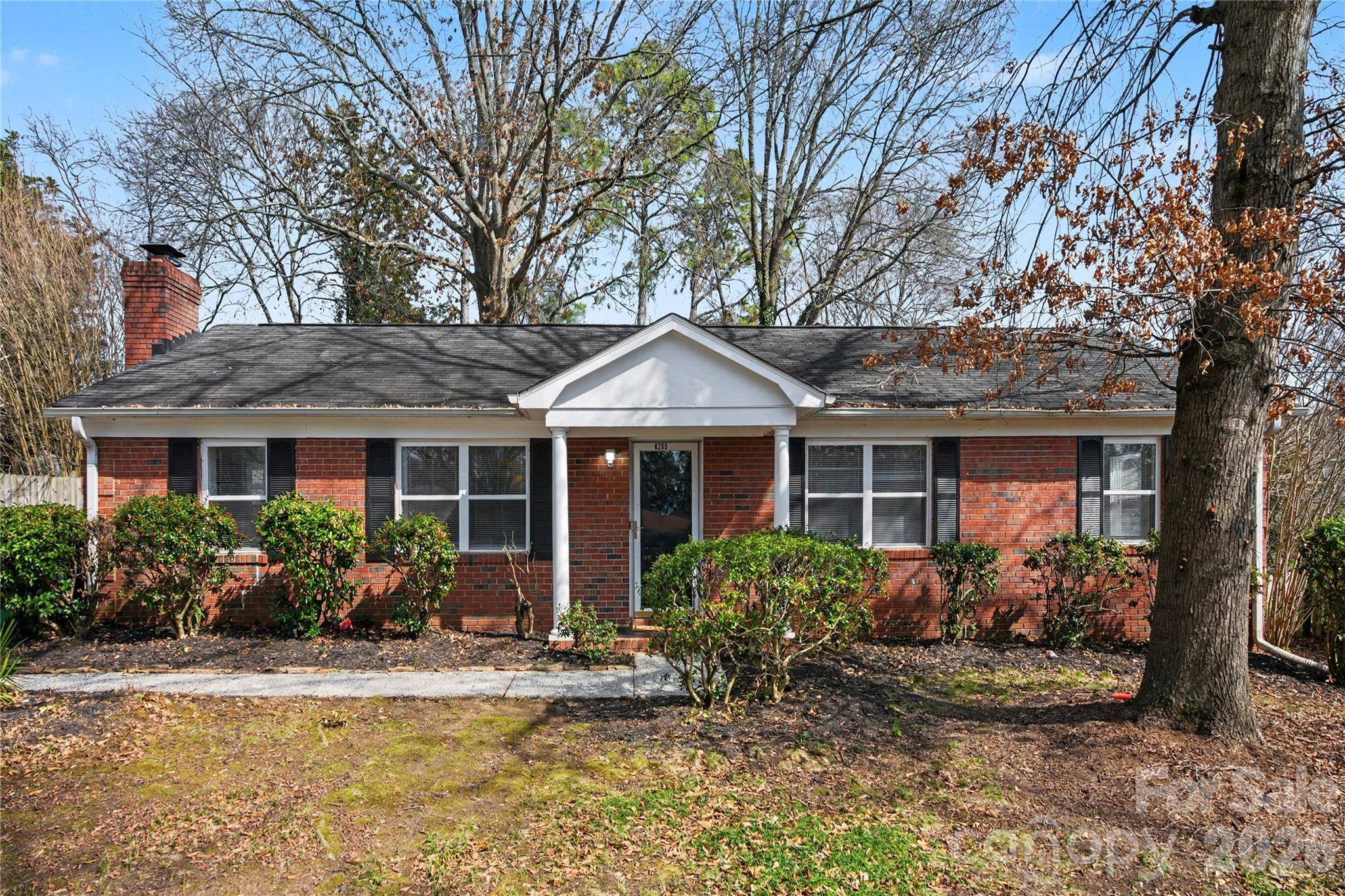 8205 Meadowind CIR, Charlotte, NC 28226