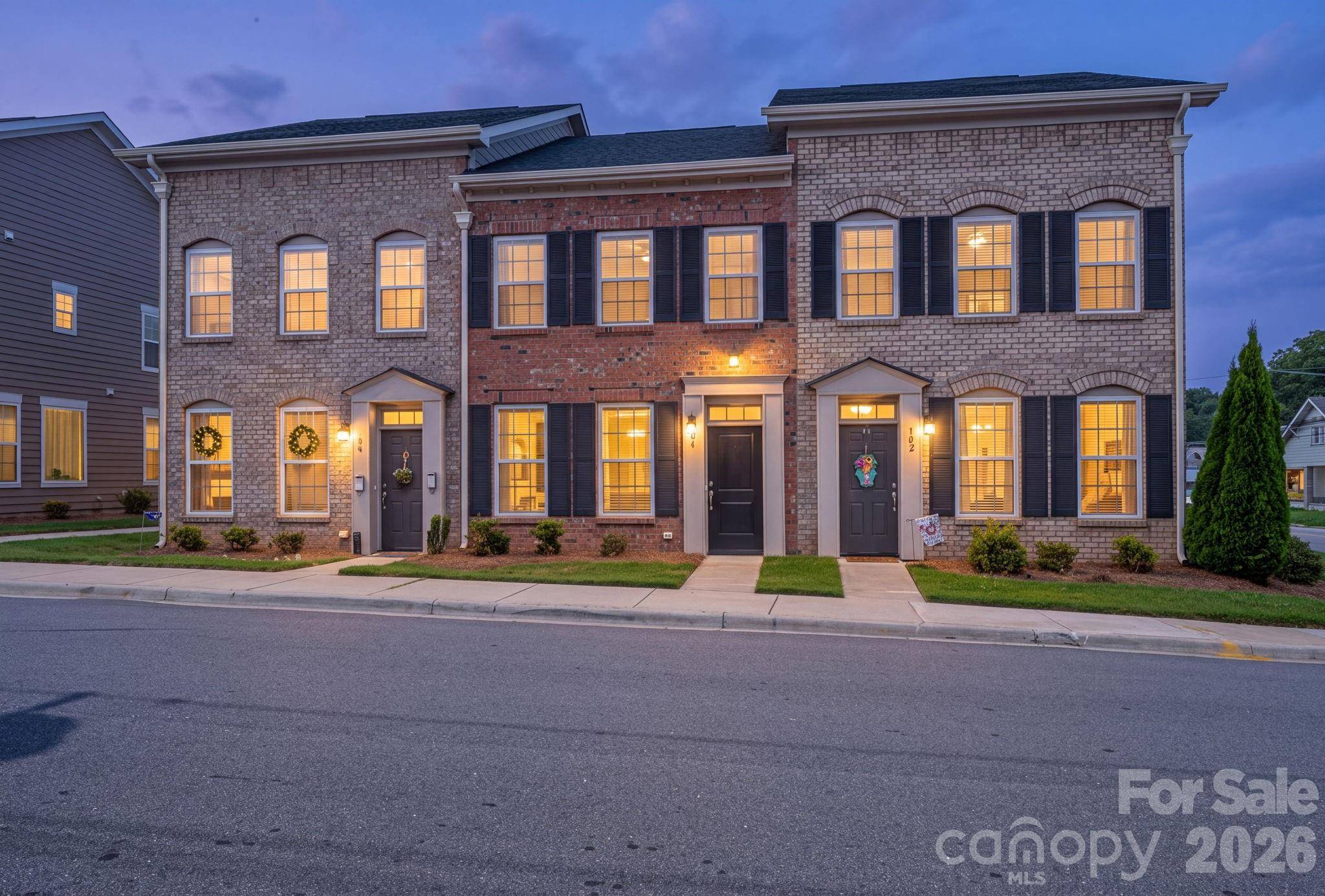 104 W Pine ST, Lincolnton, NC 28092