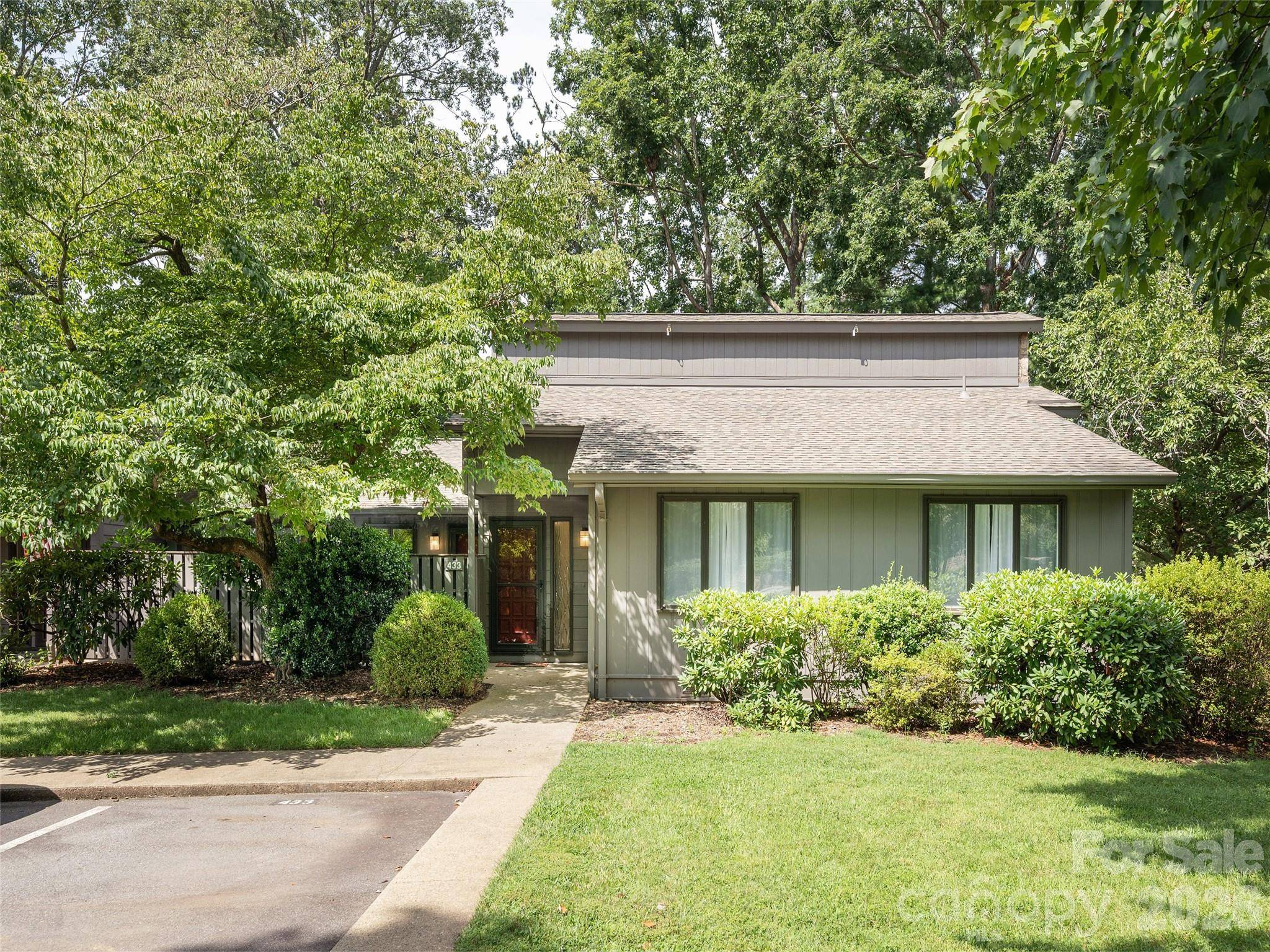 433 Crowfields DR, Asheville, NC 28803