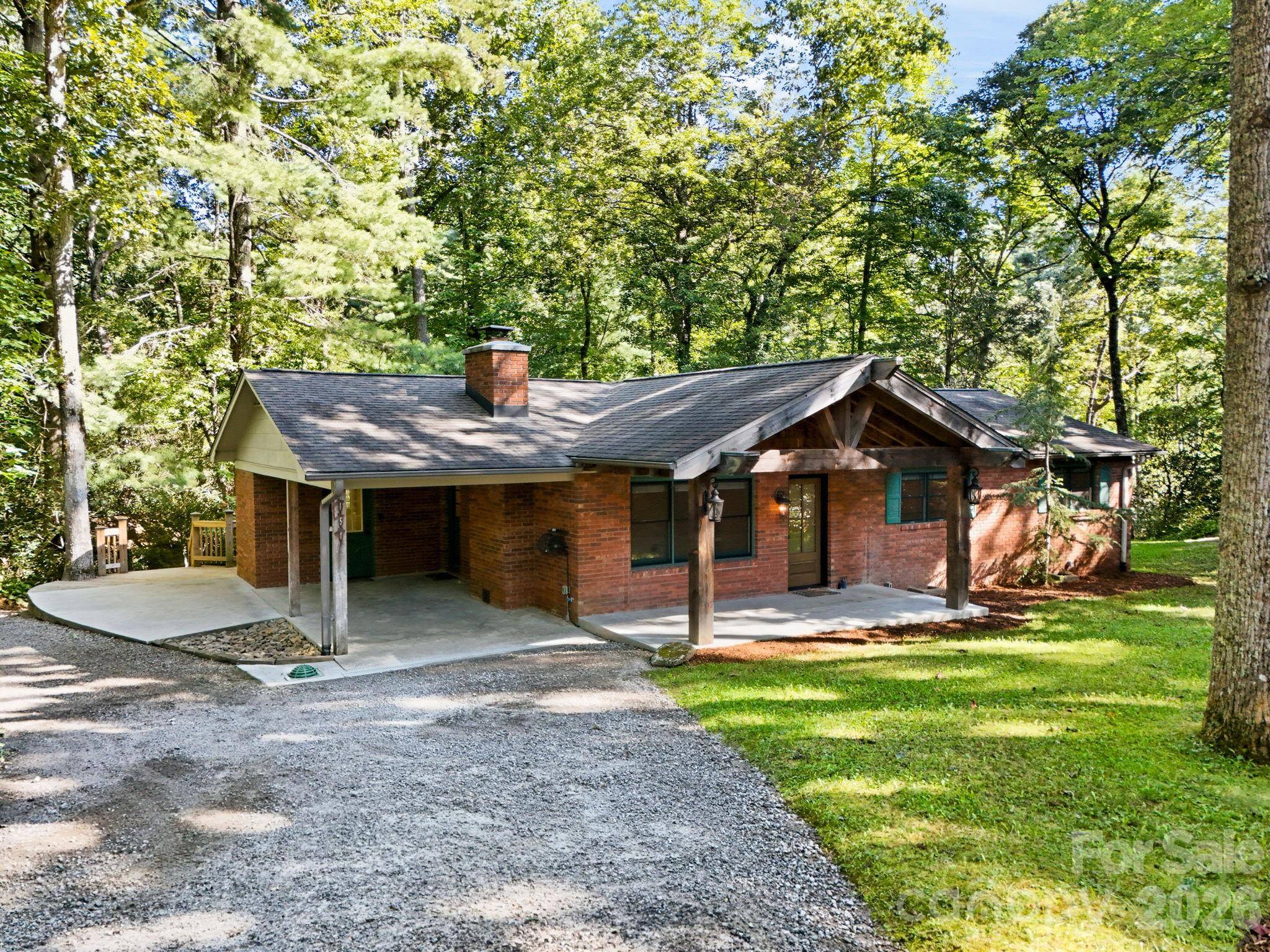 151 Ridgewood Acres DR, Hendersonville, NC 28792