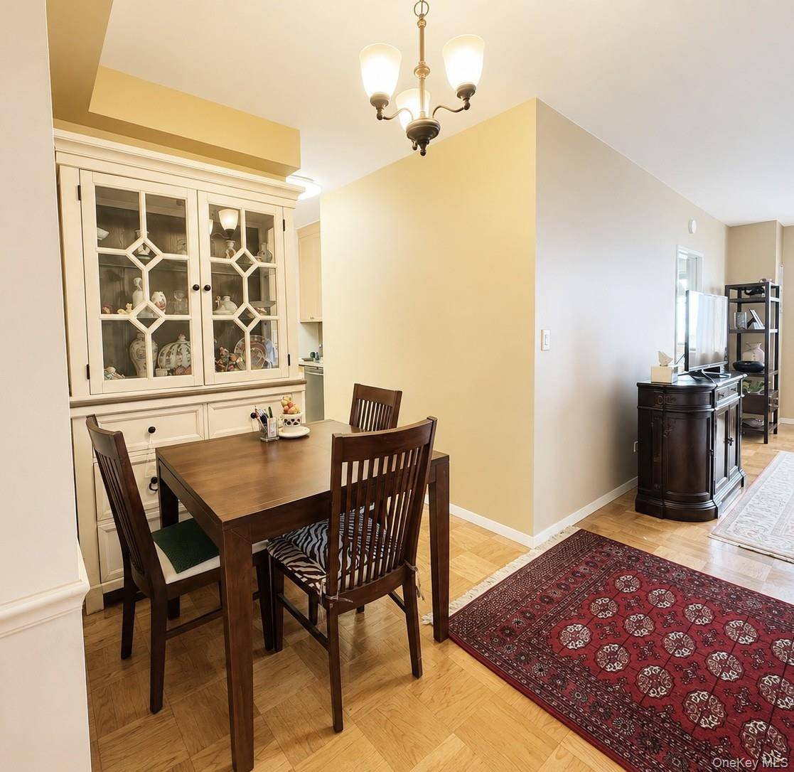 27110 Grand Central Pkwy #15Q, Floral Park, NY 11005