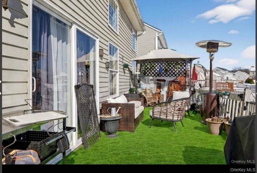 25 Woodfield DR, Washingtonville, NY 10992