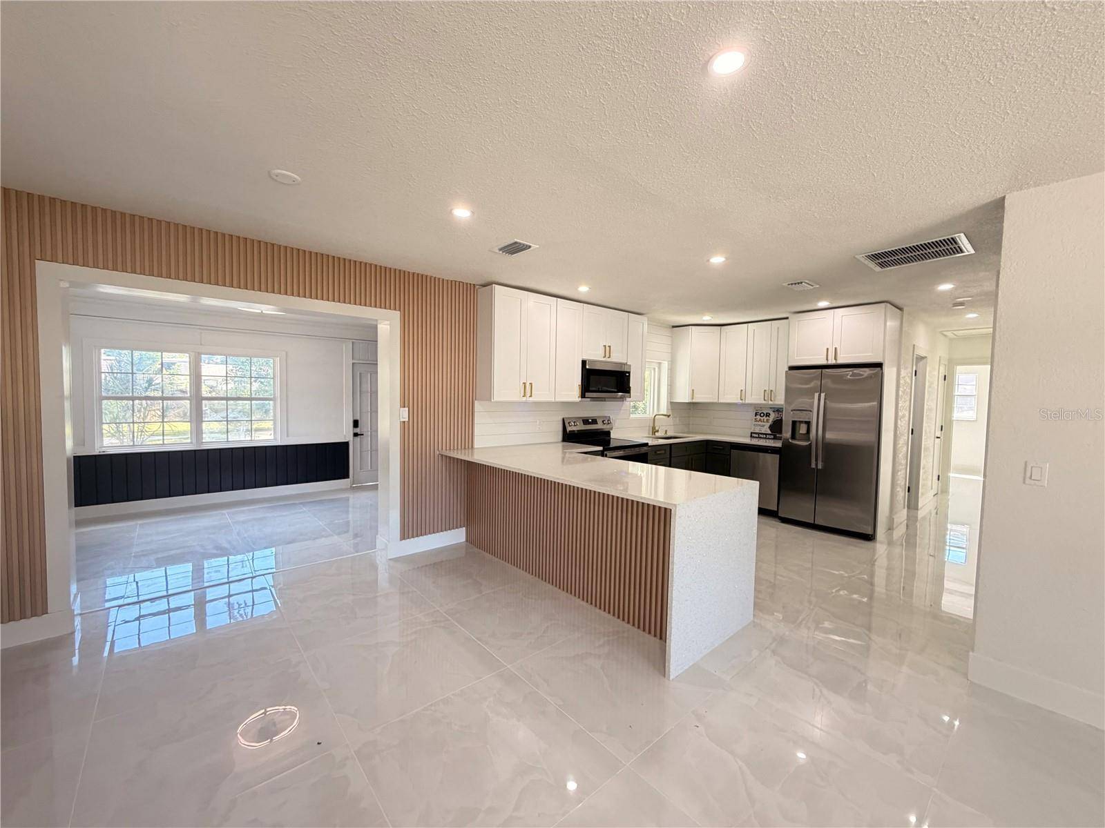 2405 21ST AVE W, Bradenton, FL 34205