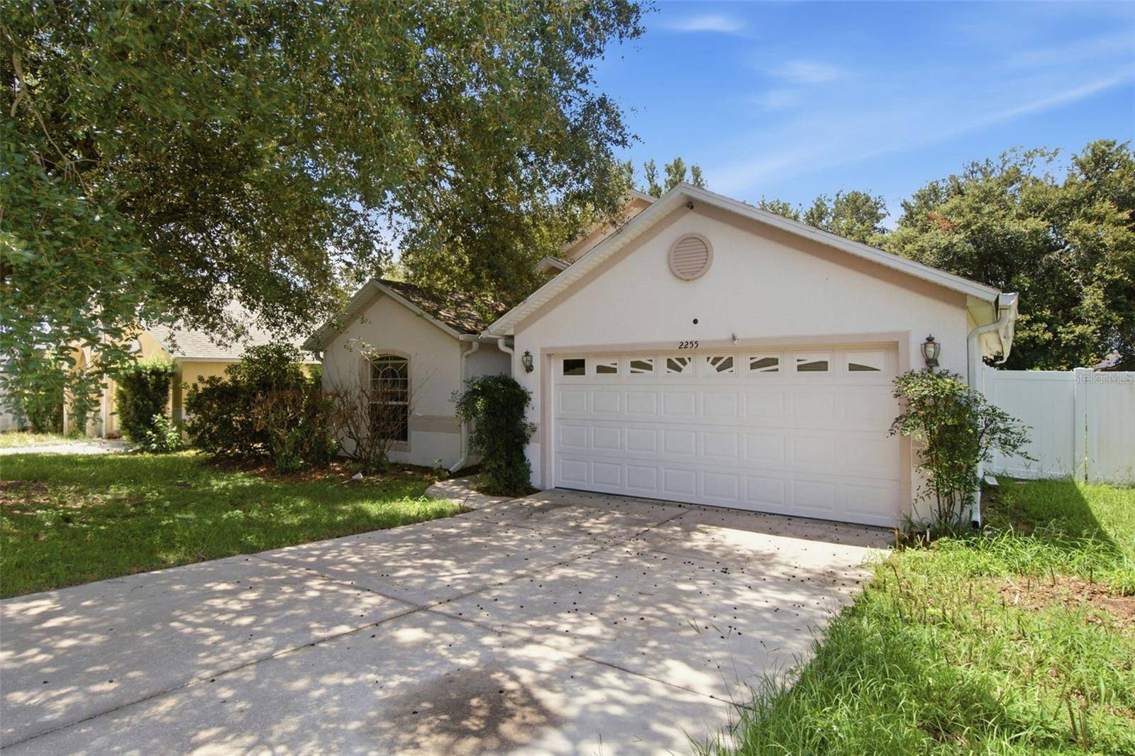 2255 MERRY RD, Tavares, FL 32778
