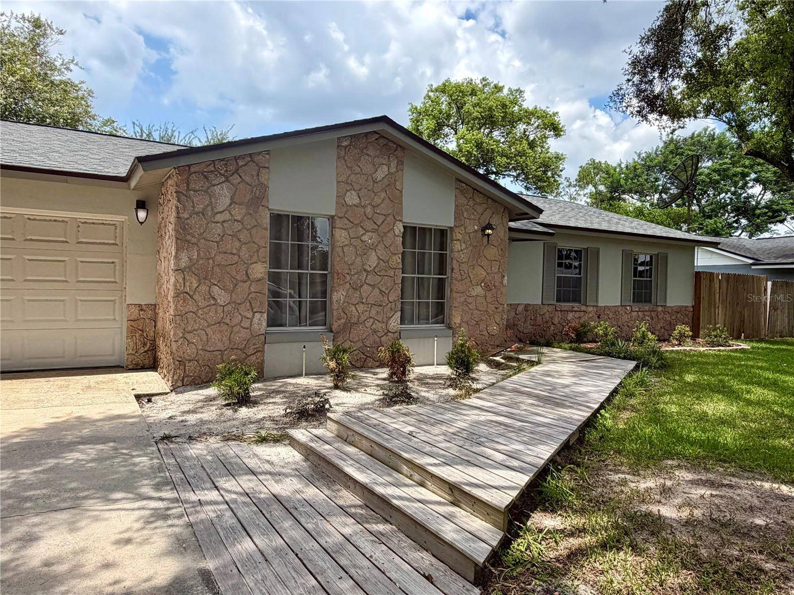 1 KING ARTHUR CT, Casselberry, FL 32707