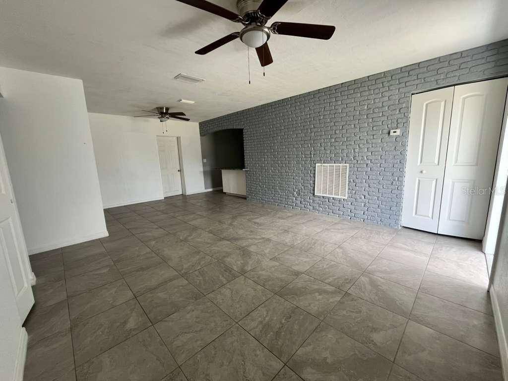 2302 E DANA DR, Deltona, FL 32738