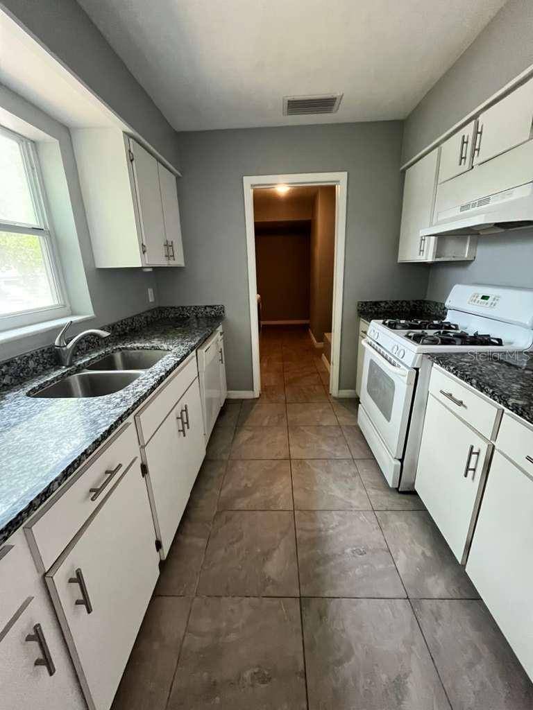 2302 E DANA DR, Deltona, FL 32738