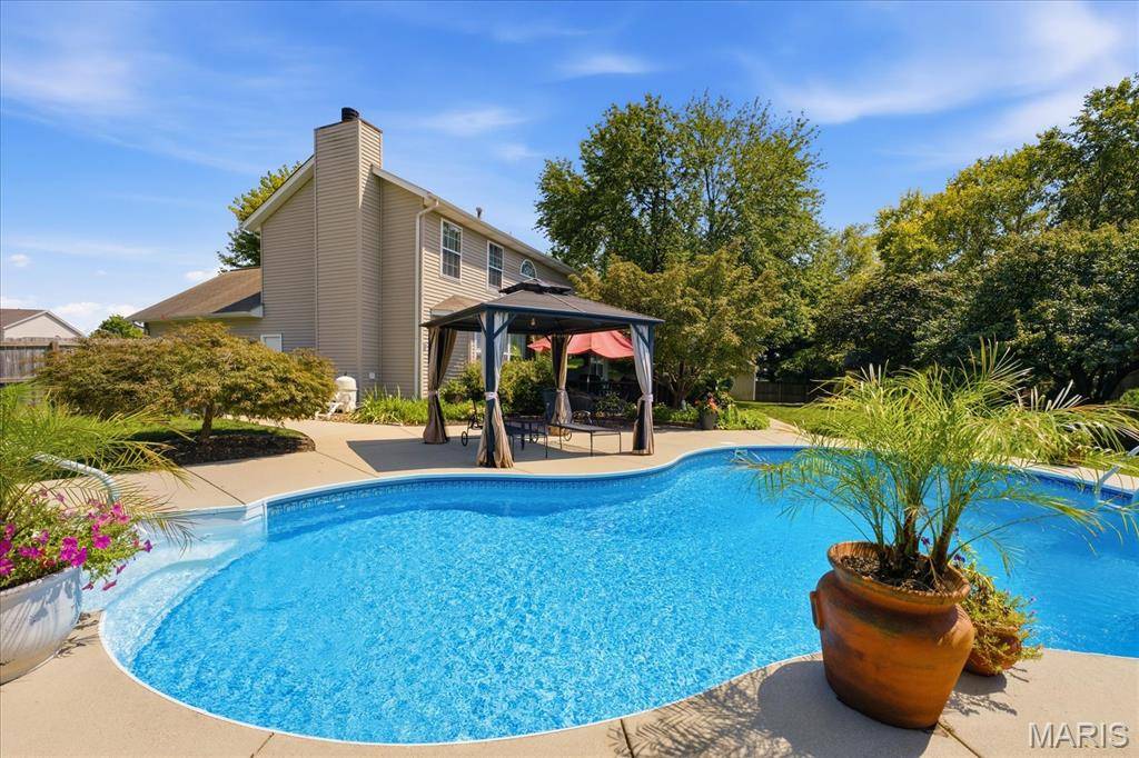 5211 Duke DR, Fairview Heights, IL 62208