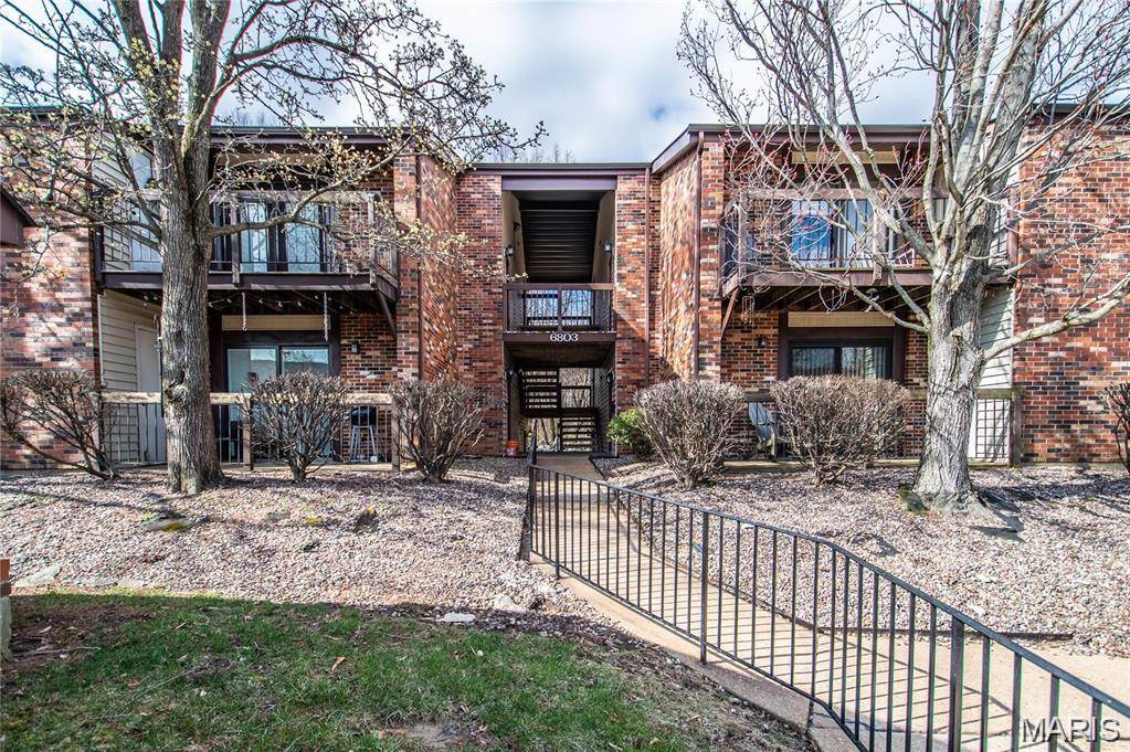 6803 Cottage Grove LN #B, St Louis, MO 63129