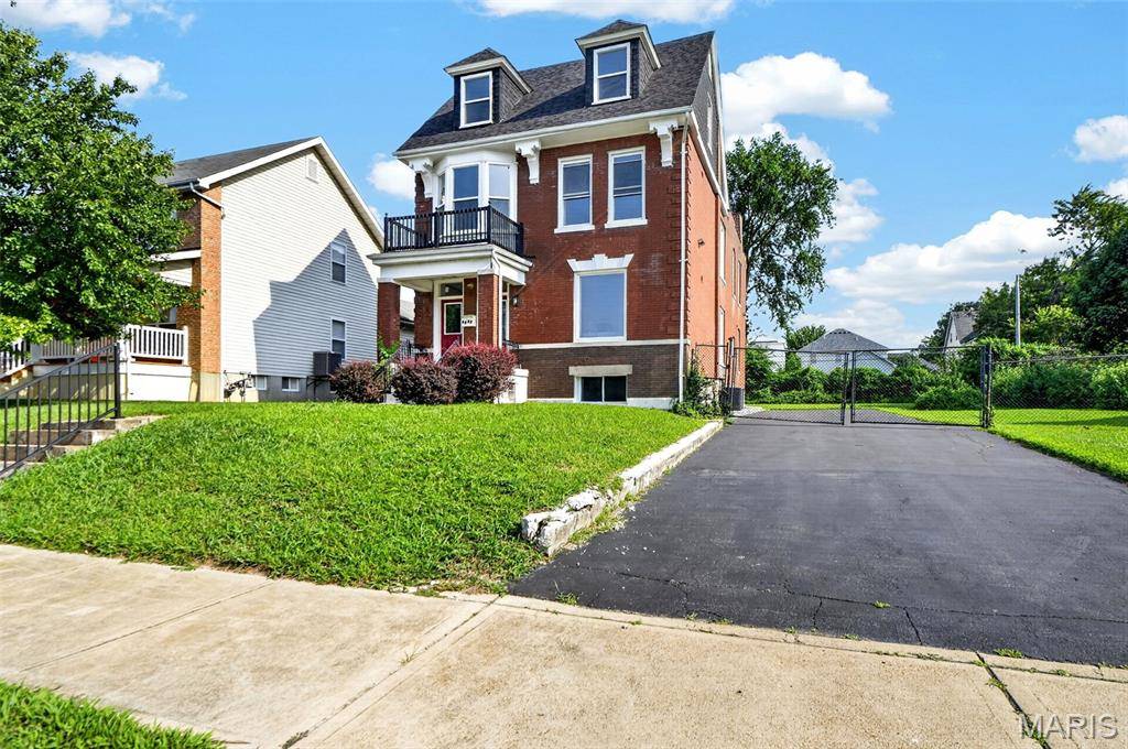 5843 Enright AVE, St Louis, MO 63112