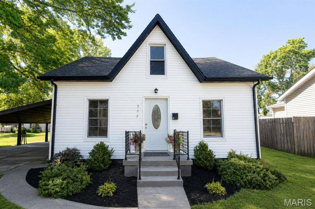 209 E 3rd ST, O'fallon, IL 62269