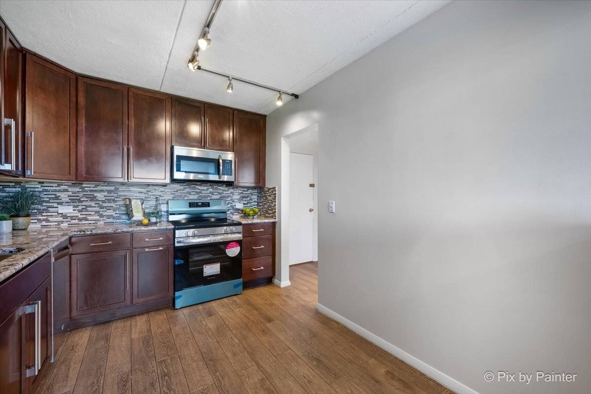 9078 HEATHWOOD DR #5K, Niles, IL 60714