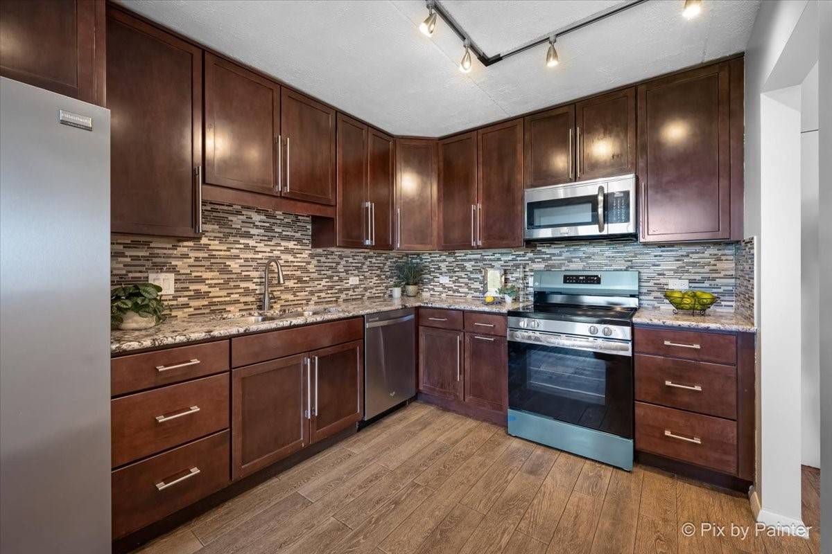 9078 HEATHWOOD DR #5K, Niles, IL 60714