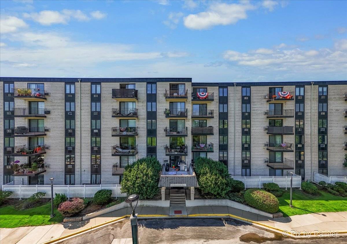 9078 HEATHWOOD DR #5K, Niles, IL 60714