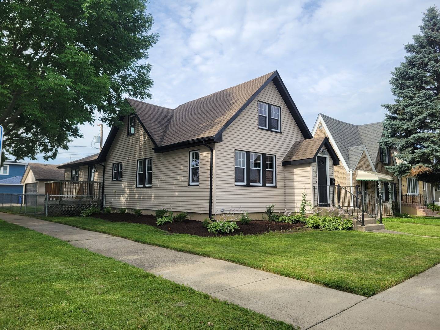 7501 W Winnemac AVE, Harwood Heights, IL 60706