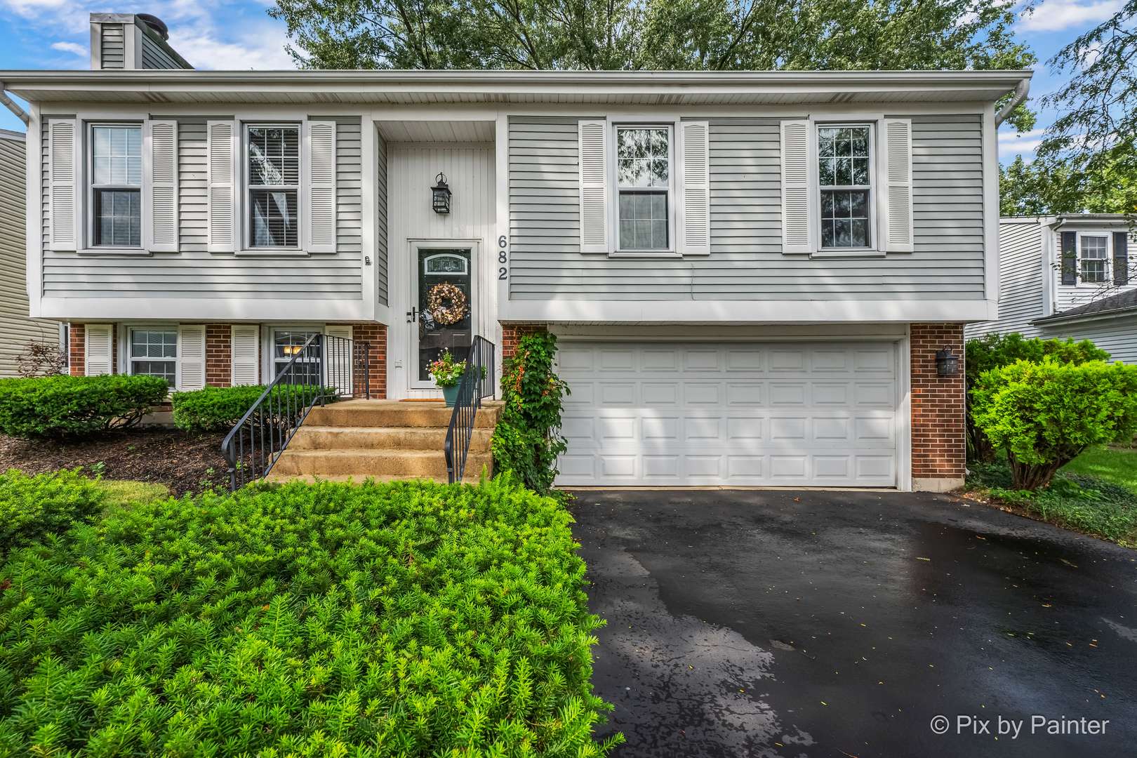 682 Shining Water DR, Carol Stream, IL 60188