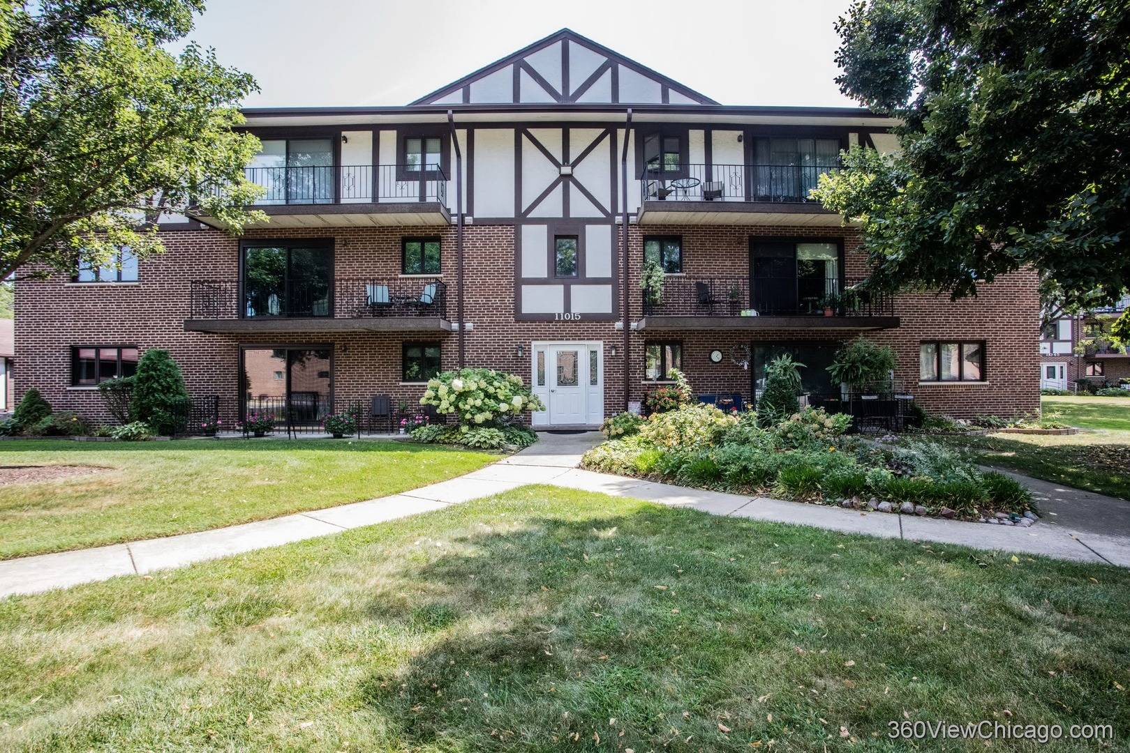 11015 S Theresa CIR #3B, Palos Hills, IL 60465