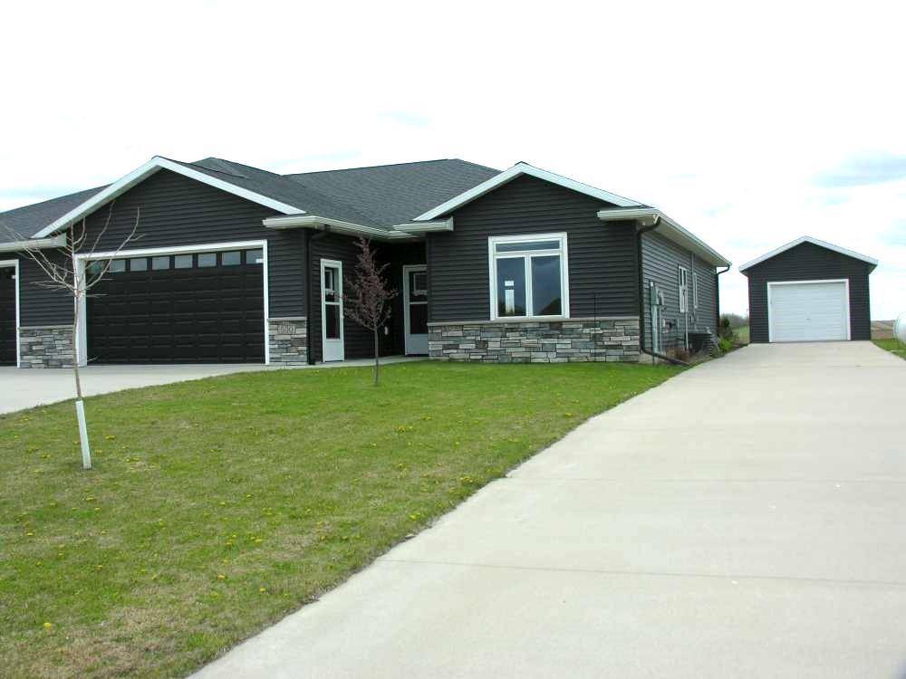 530 S Randolph ST, Stacyville, IA 50476