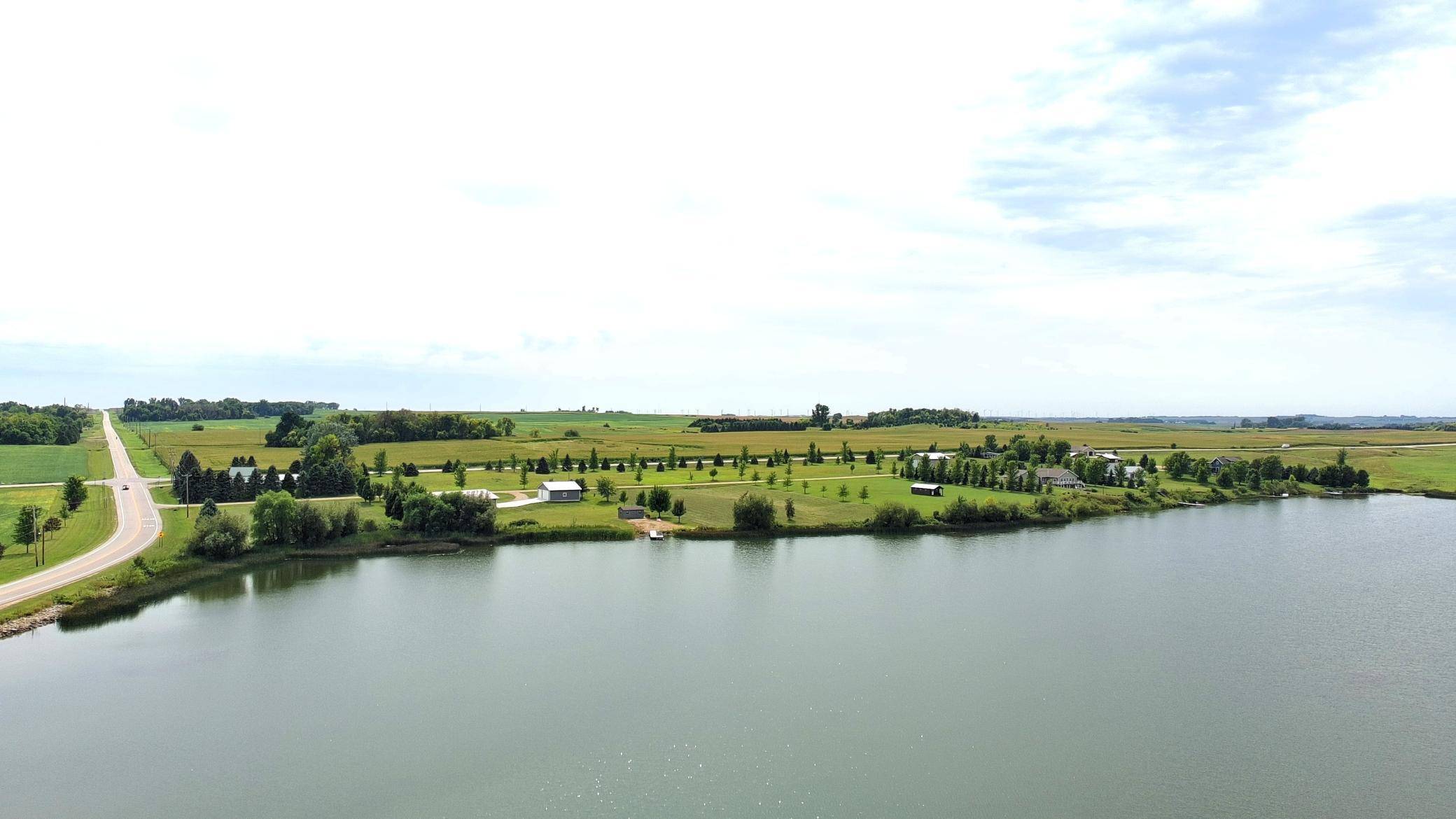 2 Summit LN, Lake Wilson, MN 56151