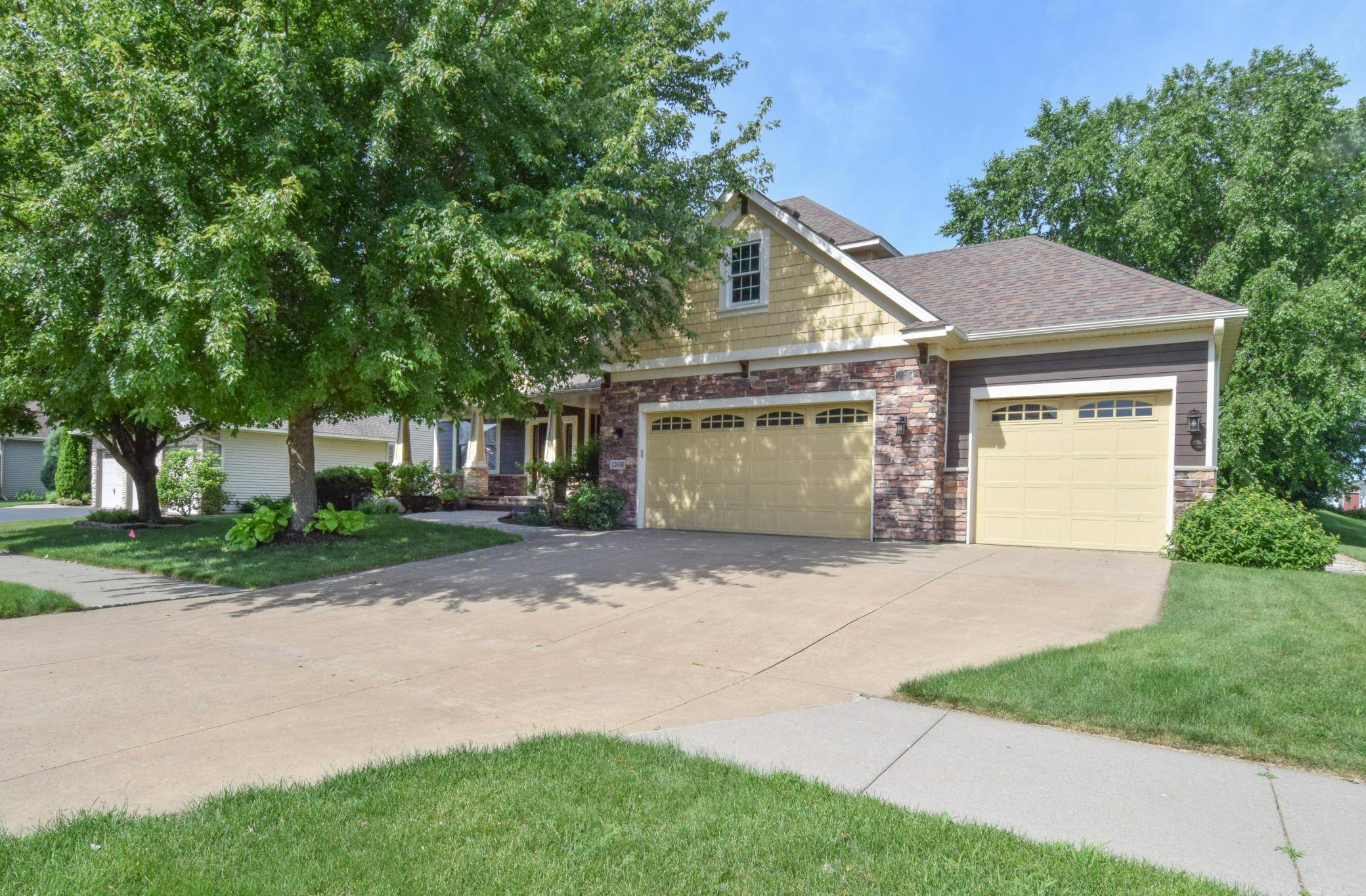 12618 Jamestown ST NE, Blaine, MN 55449