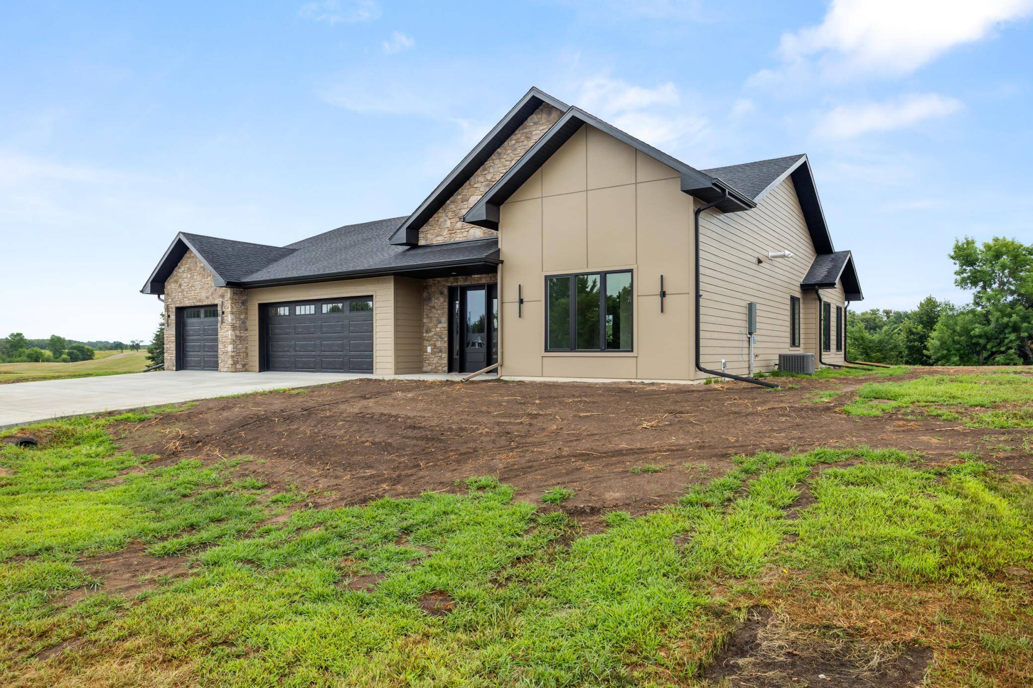 14433 Grandview LN, Lake Park, MN 56554