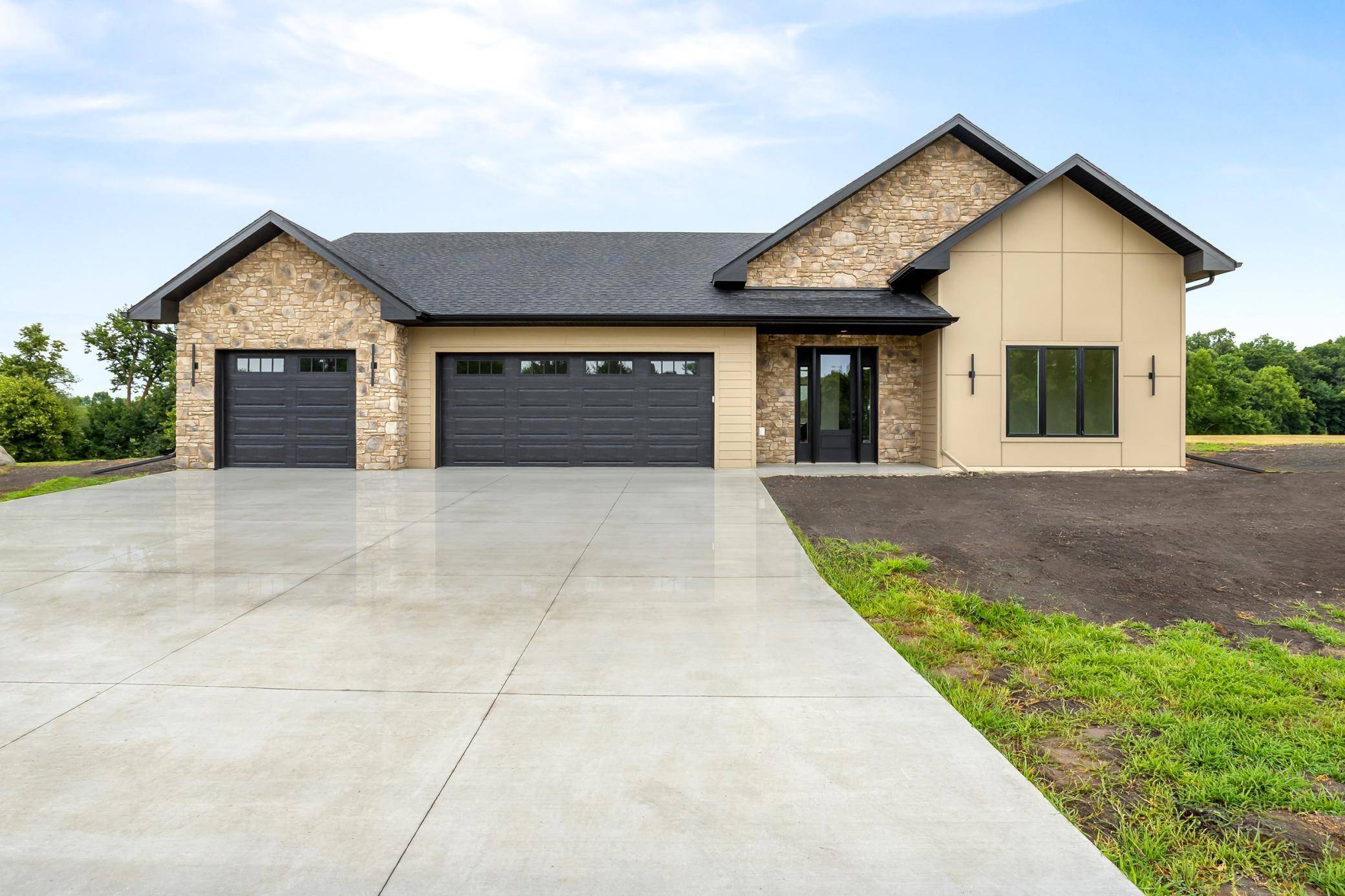 14433 Grandview LN, Lake Park, MN 56554