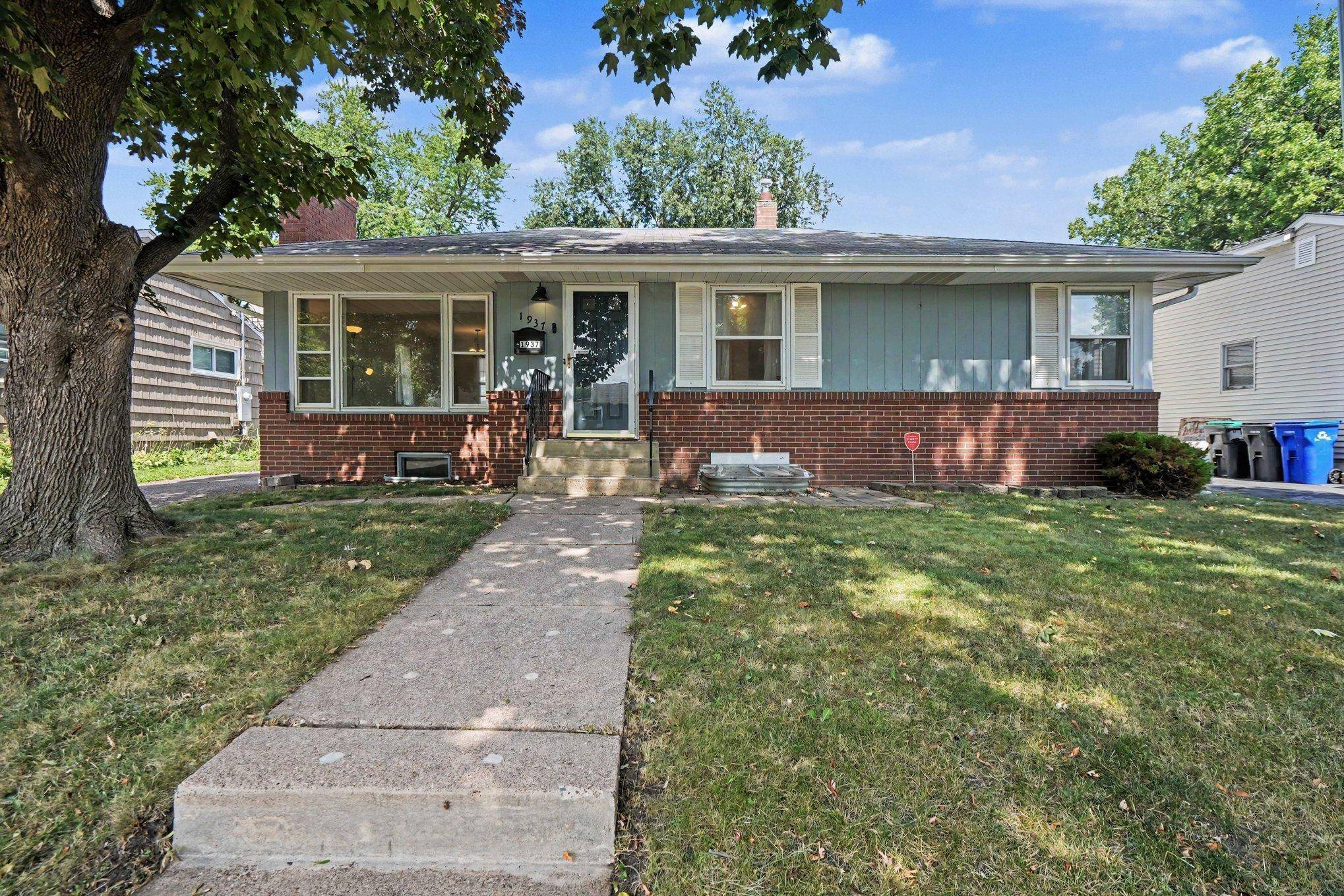 1937 Morgan AVE, Saint Paul, MN 55116