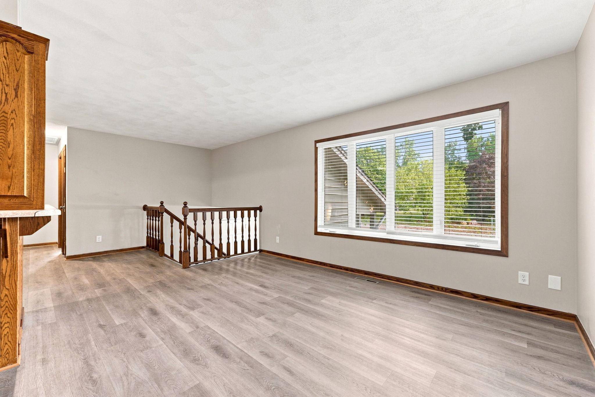 1213 W 158th ST, Burnsville, MN 55306