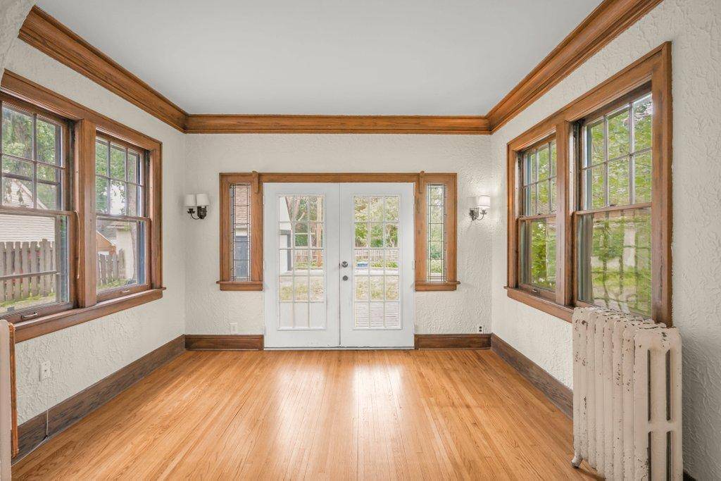 2657 Zenith AVE N, Robbinsdale, MN 55422