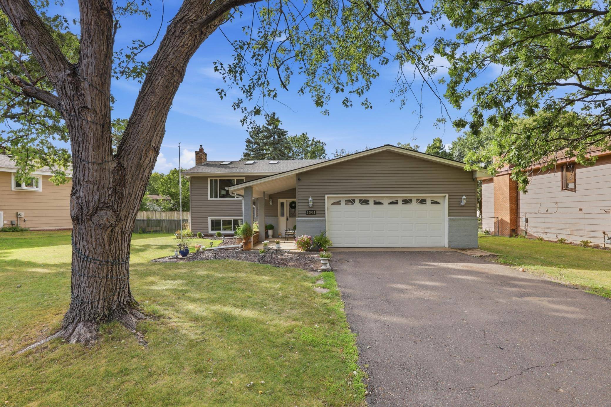 10974 Butternut ST NW, Coon Rapids, MN 55448