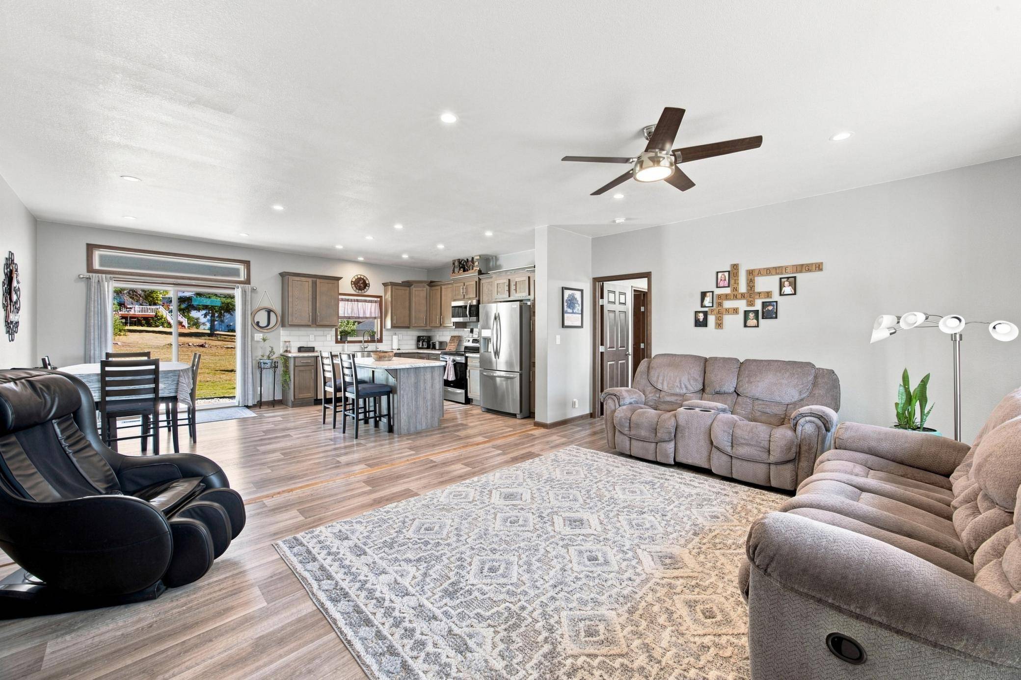 303 Morrow DR, Enderlin, ND 58027