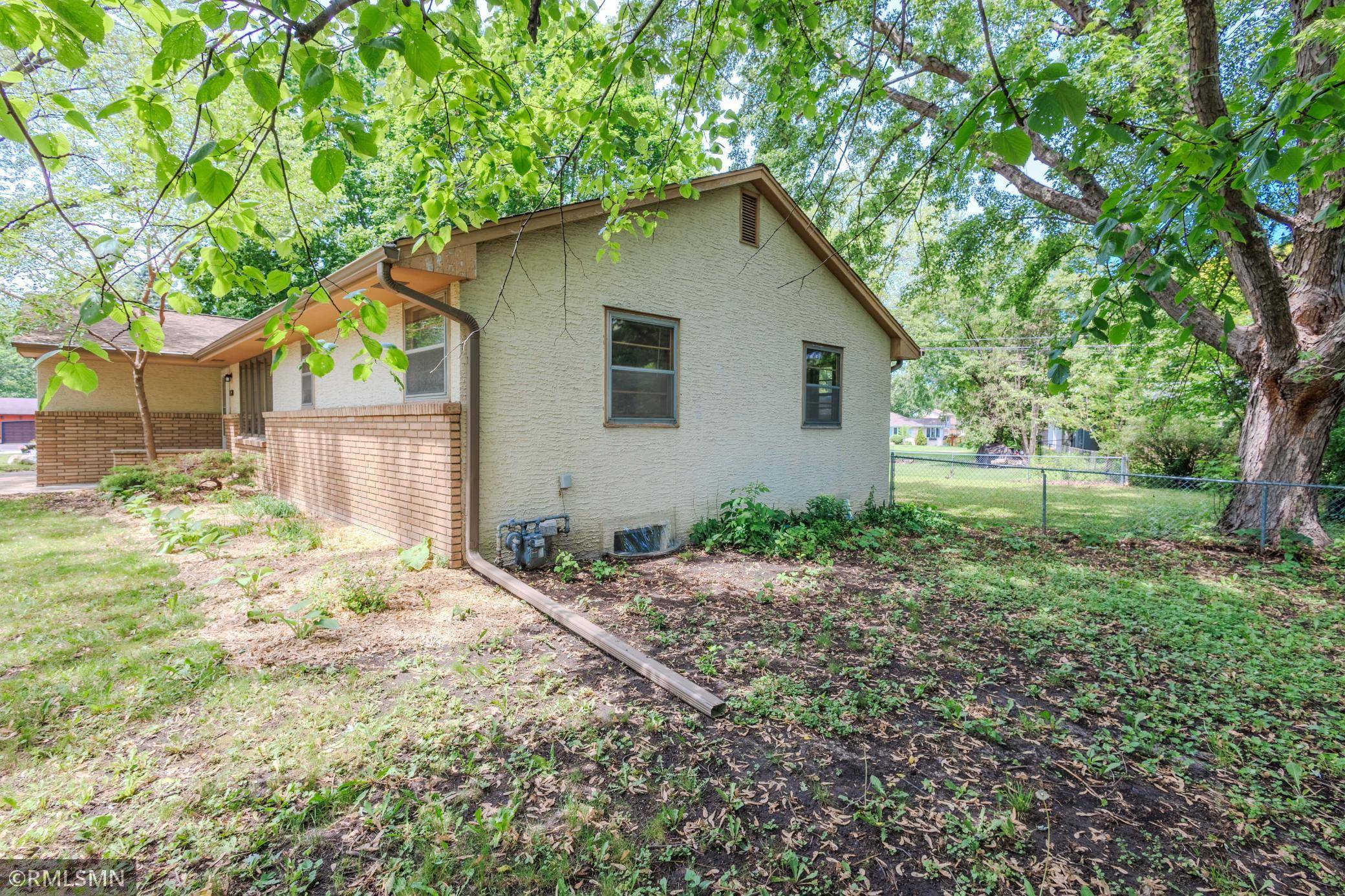 8324 62nd AVE N, Brooklyn Park, MN 55428