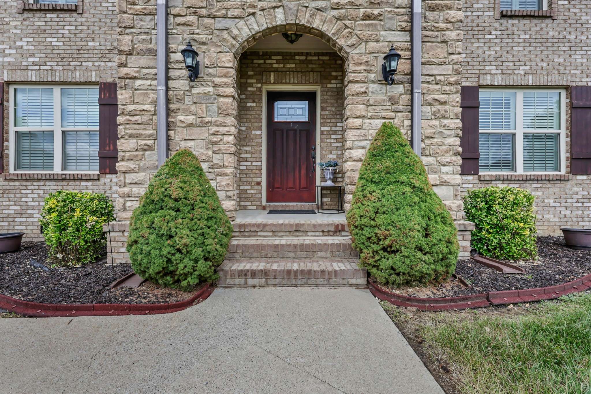 1085 Willow Cir, Clarksville, TN 37043