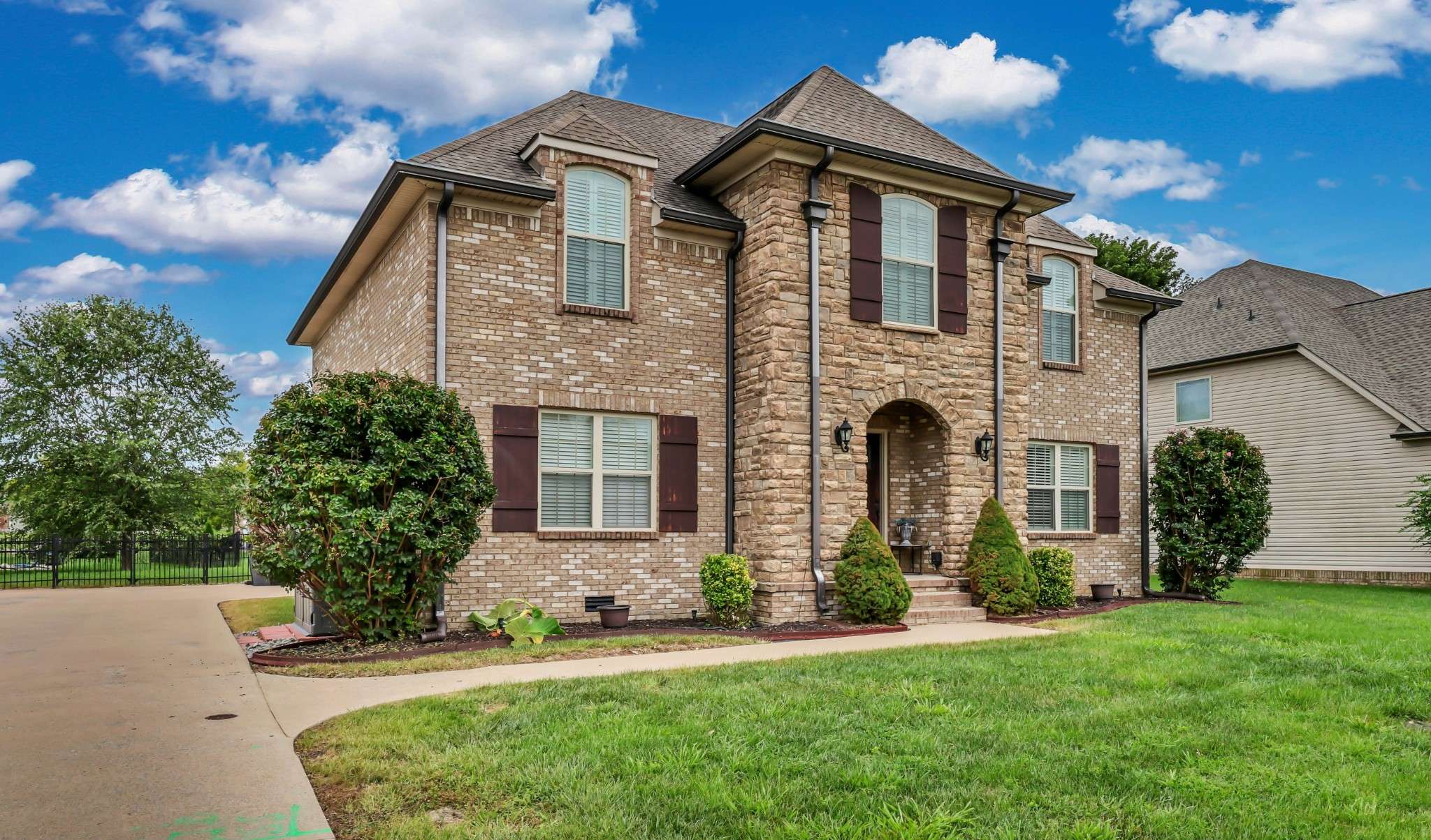 1085 Willow Cir, Clarksville, TN 37043