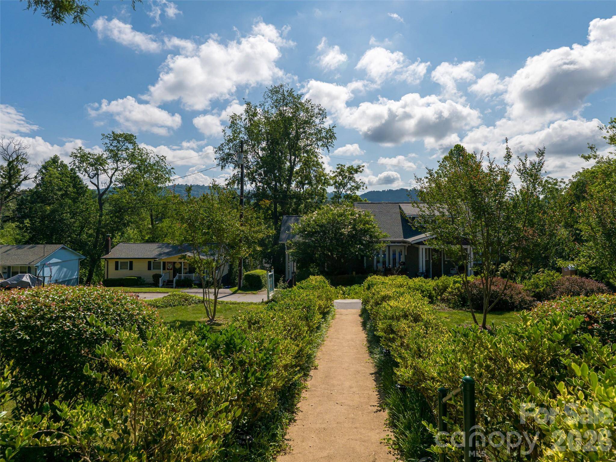 46 Cumberland CIR, Asheville, NC 28801