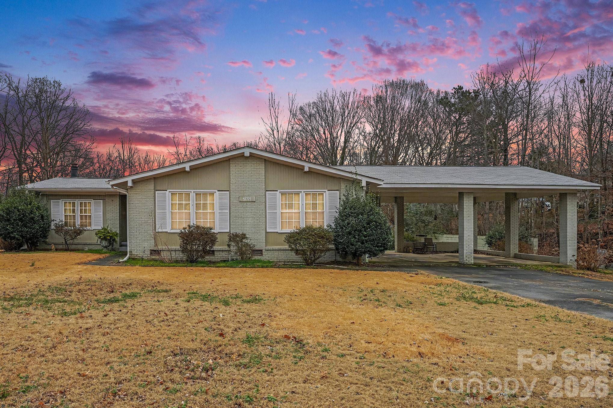 4206 Tipperary PL, Charlotte, NC 28215
